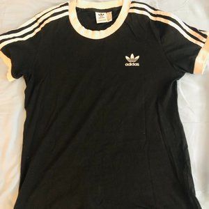 Adidas basic t-shirt size s